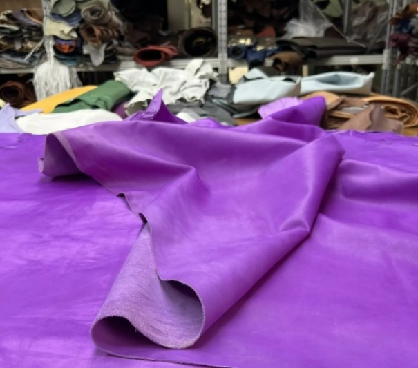 Краст (Фуксия) 0.8-1.2 мм, без финиша, средний размер 180-200 дм²